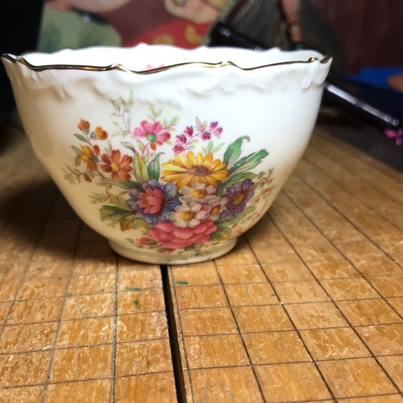 Coalport “Fragrance” Sugar Bowl EVC 9504 Bone China Made in England 3.5”Dx2.25”H - Picture 2 of 9